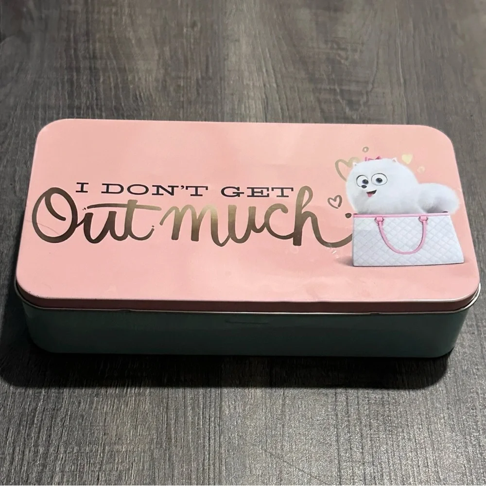 💞 Pink & Bluish Green Gidget from Secret Life of Pets Tin Pencil Box